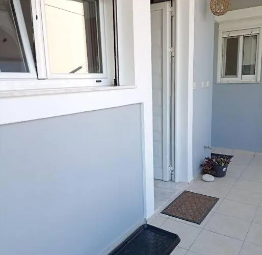 Sunny Mountain View Apartment With Free Parking